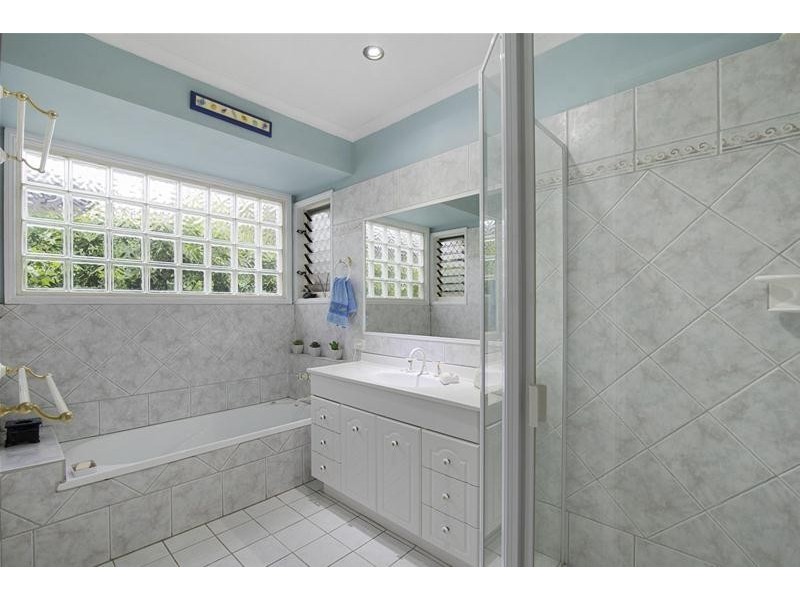 16 Eucalypt Street, Palm Beach QLD 4221