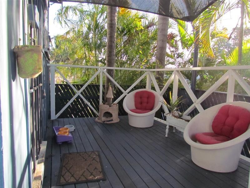 18 Twenty Third Avenue, Palm Beach QLD 4221