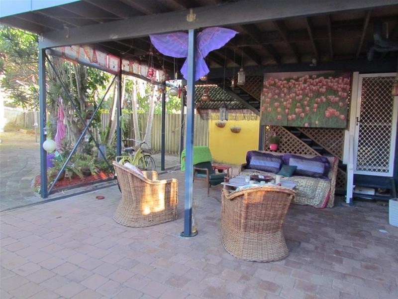 18 Twenty Third Avenue, Palm Beach QLD 4221