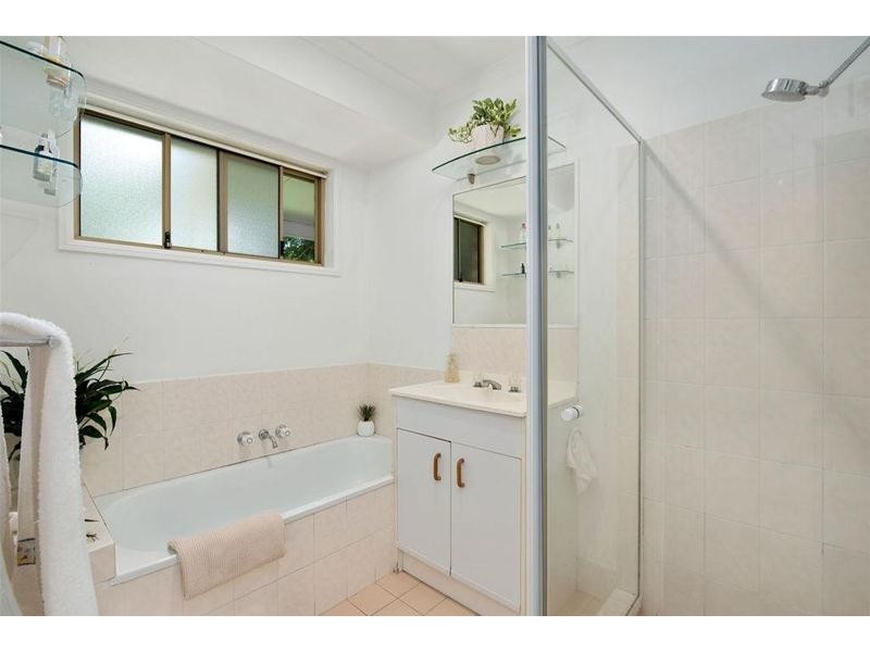 10 Southlake Drive, Varsity Lakes QLD 4227