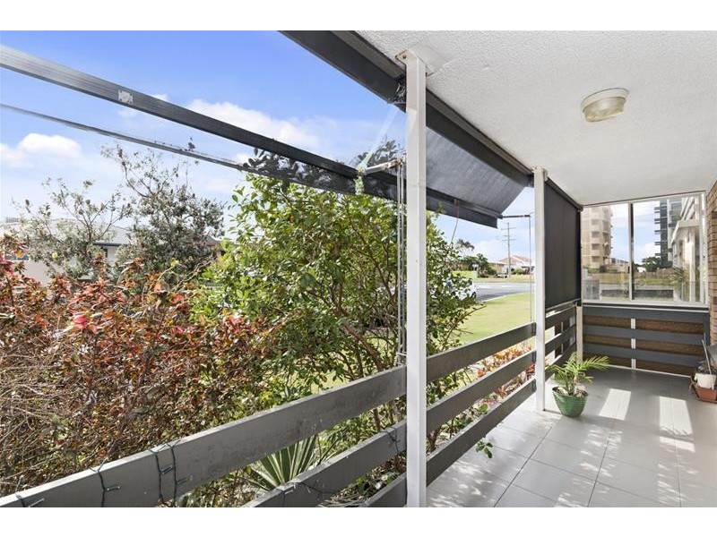 3/2 Twenty Sixth Avenue, Palm Beach QLD 4221