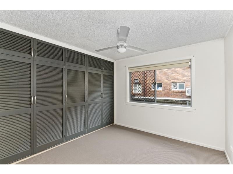 3/2 Twenty Sixth Avenue, Palm Beach QLD 4221