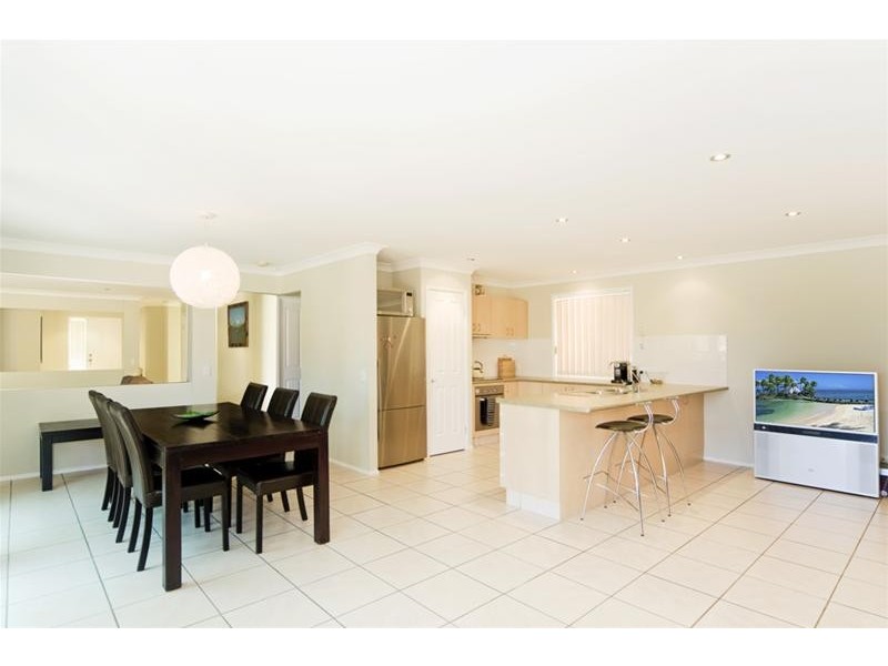 3 Fig Street, Elanora QLD 4221