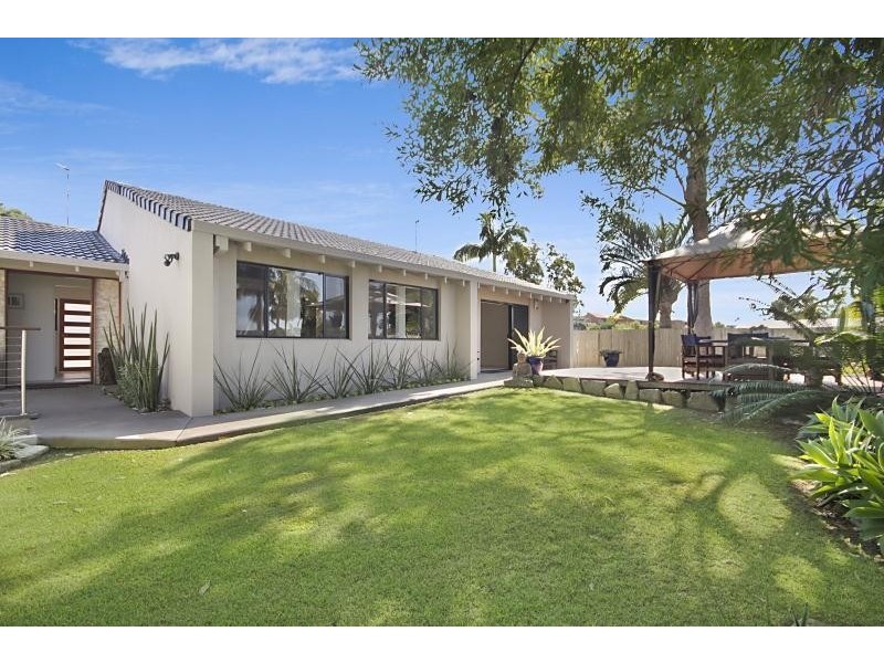 121 K P McGrath Drive, Elanora QLD 4221