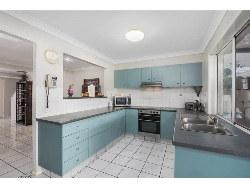 4/15 Cupania Place, Elanora QLD 4221