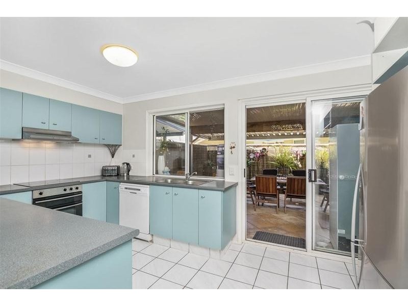 4/15 Cupania Place, Elanora QLD 4221