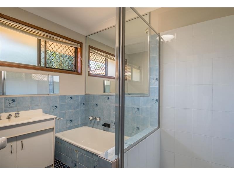 296 Rio Vista  Boulevard, Mermaid Waters QLD 4218