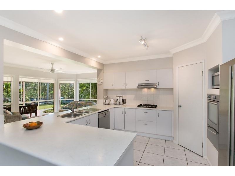 11 Forest Court, Elanora QLD 4221