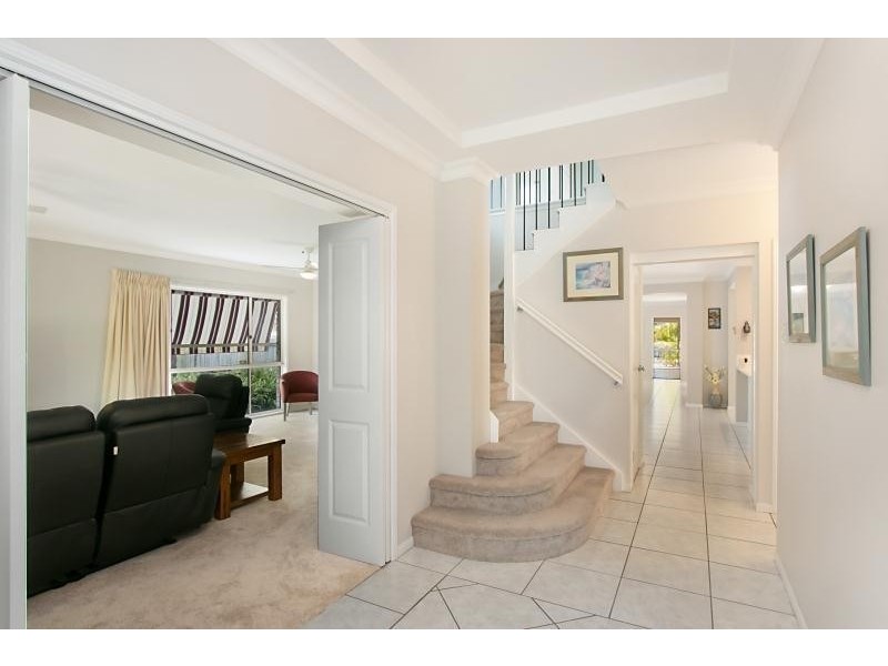 11 Forest Court, Elanora QLD 4221