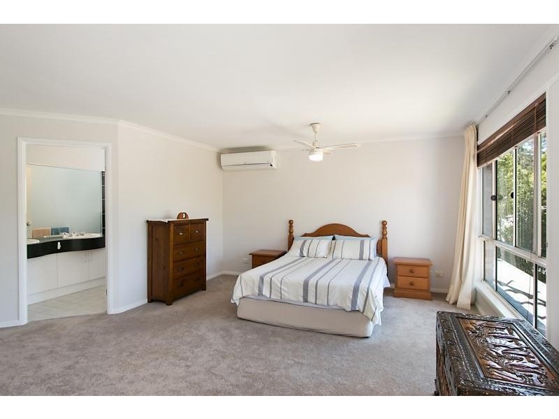 11 Forest Court, Elanora QLD 4221