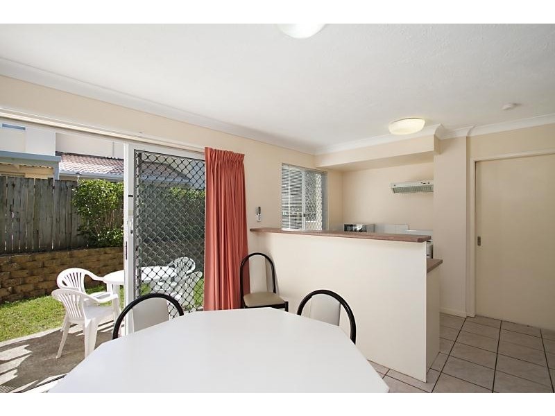 142/2 Coolgardie Street, Elanora QLD 4221