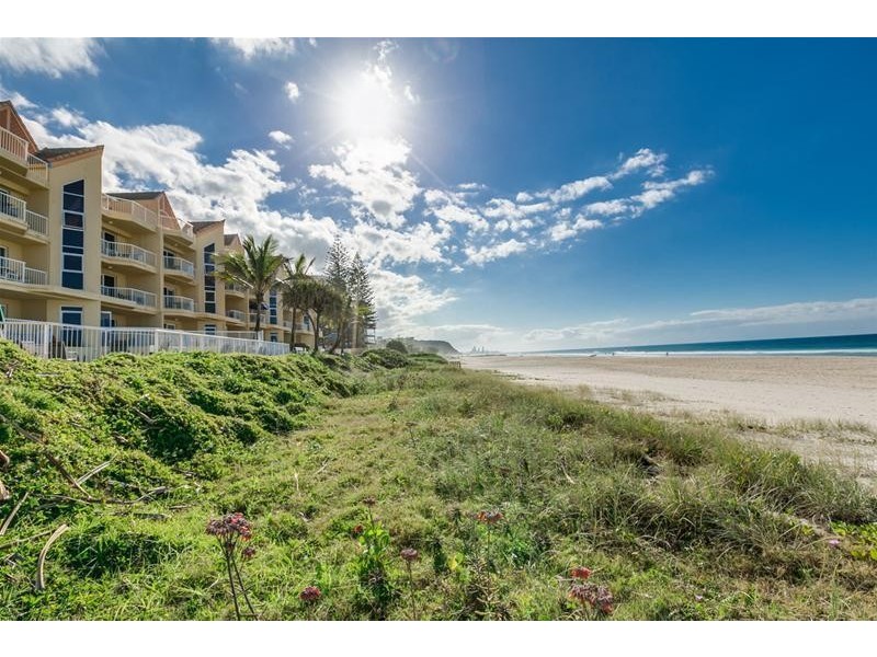 2/2 Seventeenth Avenue, Palm Beach QLD 4221