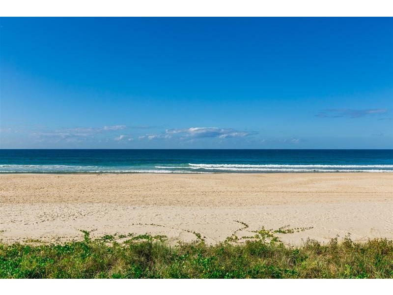 2/2 Seventeenth Avenue, Palm Beach QLD 4221