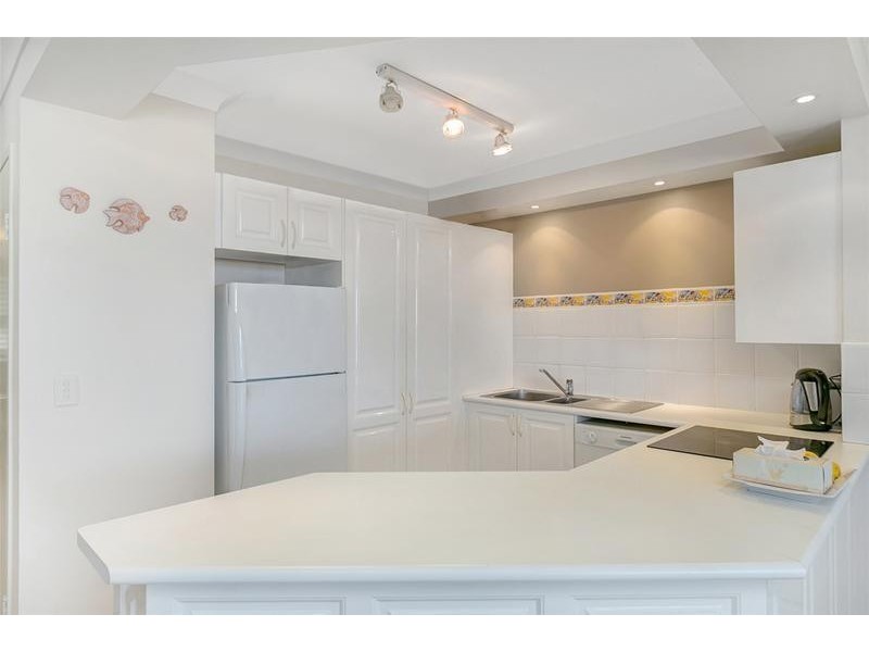 2/2 Seventeenth Avenue, Palm Beach QLD 4221