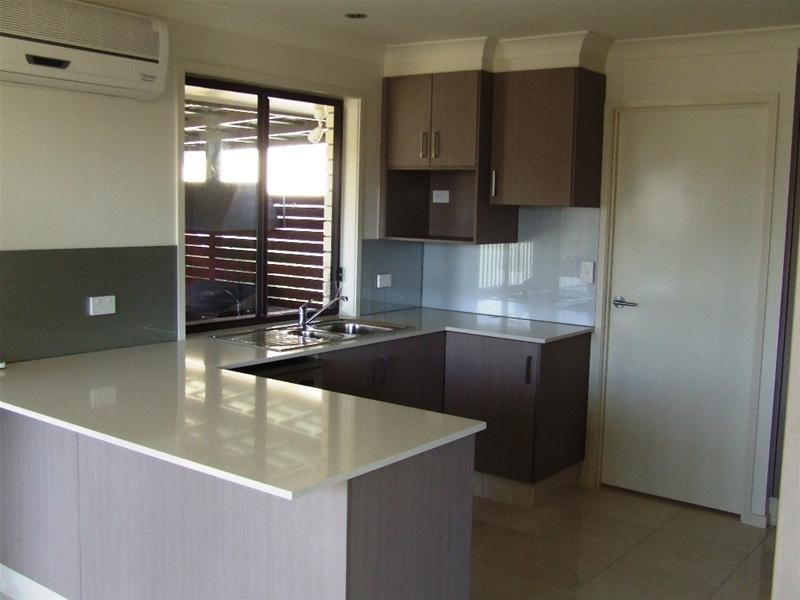 2 Myrtle Court, Palm Beach QLD 4221