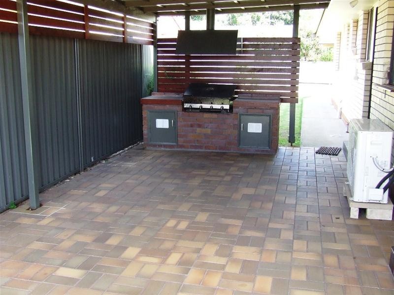 2 Myrtle Court, Palm Beach QLD 4221