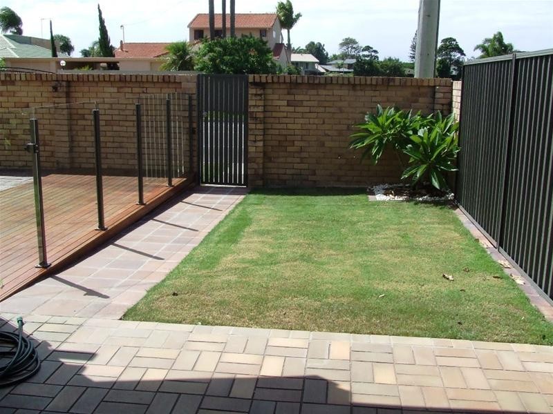 2 Myrtle Court, Palm Beach QLD 4221