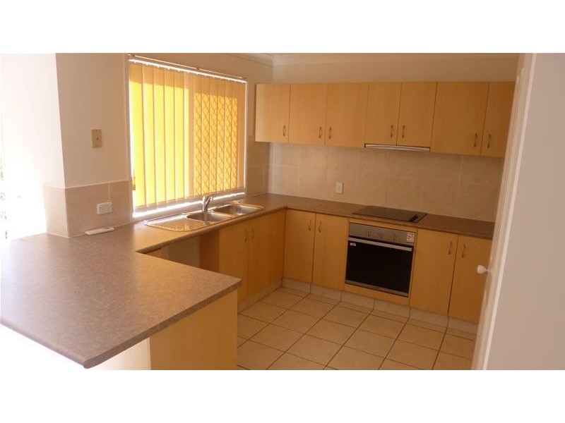 41 Hibertia Avenue, Elanora QLD 4221