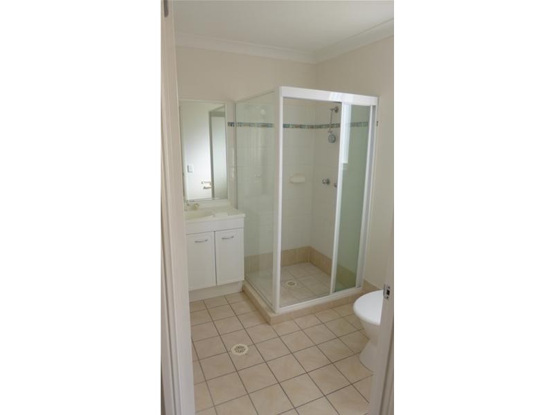 41 Hibertia Avenue, Elanora QLD 4221