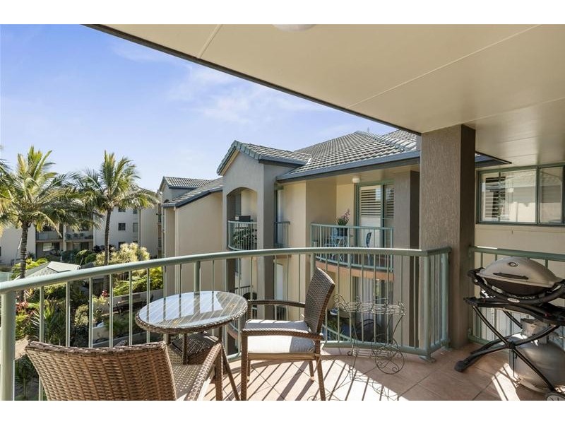 17/143 Golden Four Drive, Bilinga QLD 4225