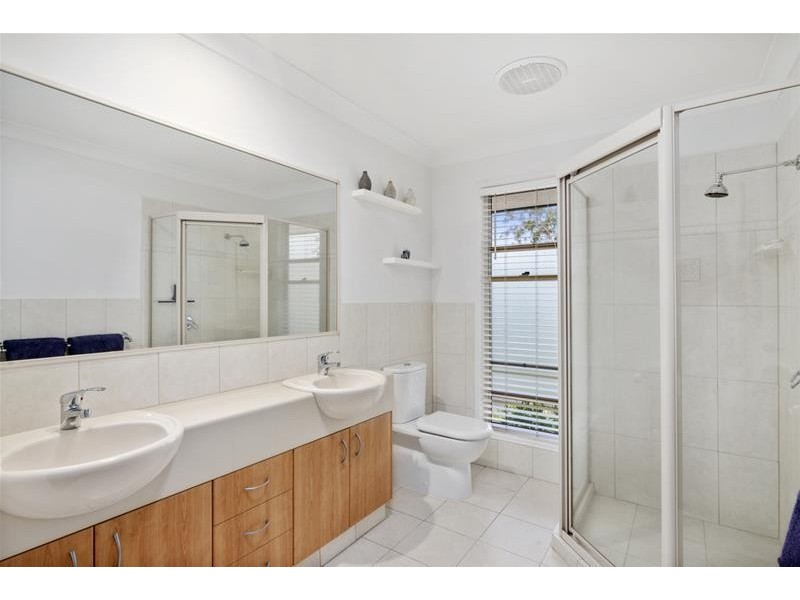 6 Calcita Avenue, Elanora QLD 4221