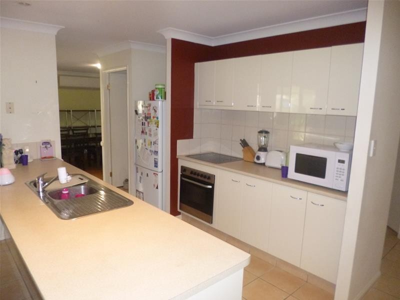 31 Northlakes Drive, Elanora QLD 4221