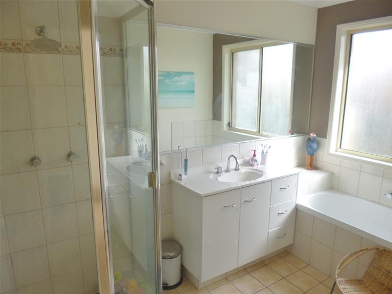 31 Northlakes Drive, Elanora QLD 4221