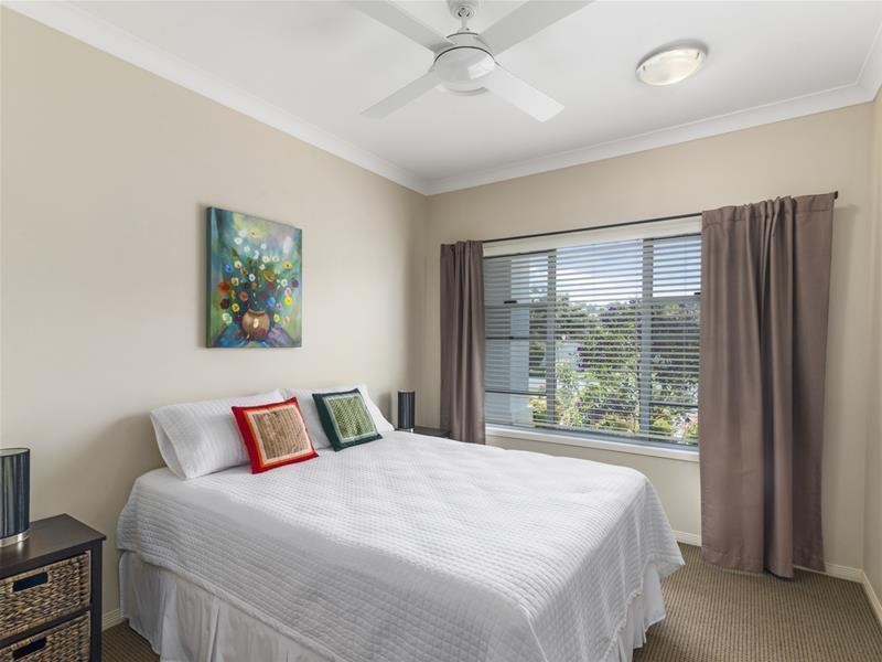 13 Tussock Crescent, Elanora QLD 4221