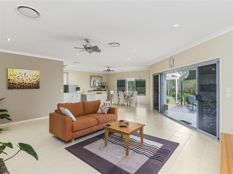 13 Tussock Crescent, Elanora QLD 4221