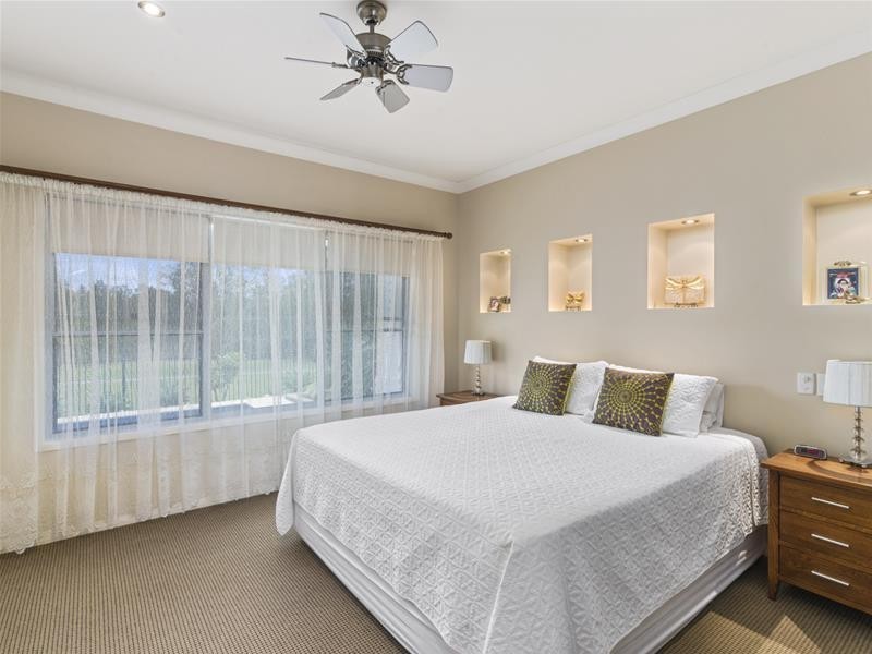 13 Tussock Crescent, Elanora QLD 4221