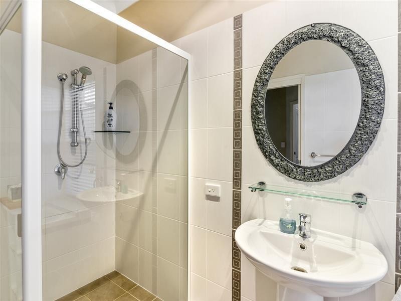 13 Tussock Crescent, Elanora QLD 4221