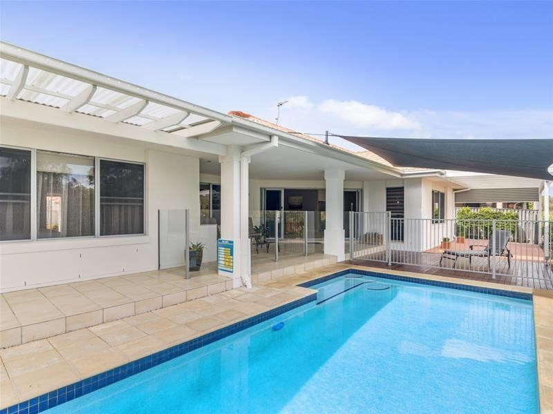 13 Tussock Crescent, Elanora QLD 4221