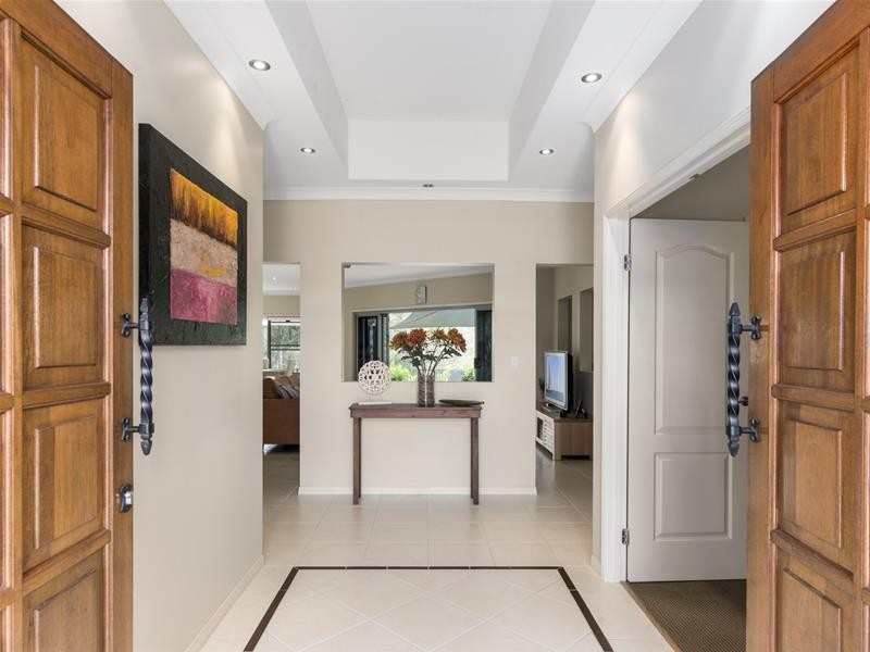 13 Tussock Crescent, Elanora QLD 4221