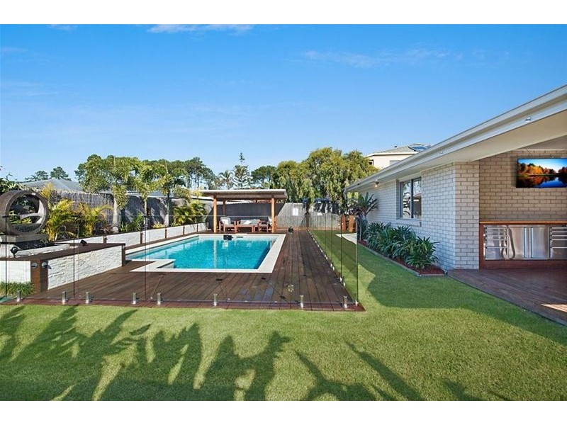 22 Sequoia Close, Elanora QLD 4221