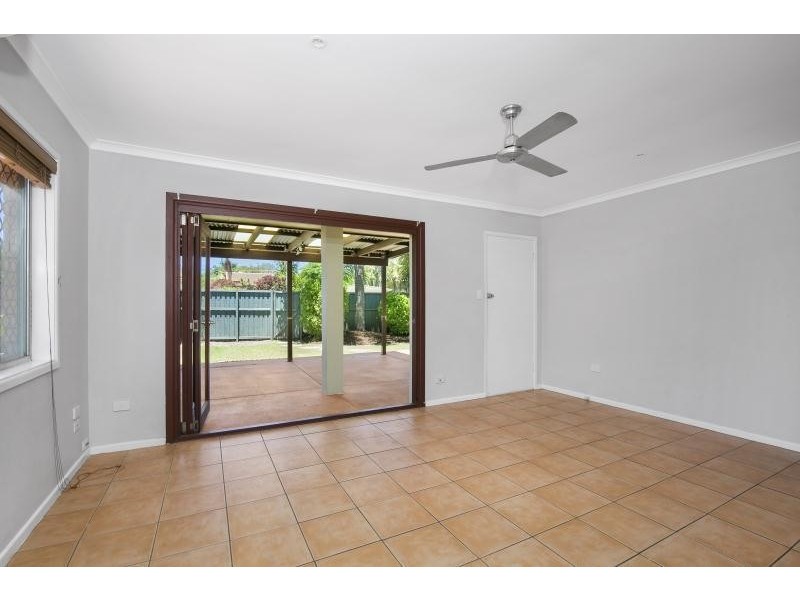 1/8 Leyte Avenue, Palm Beach QLD 4221