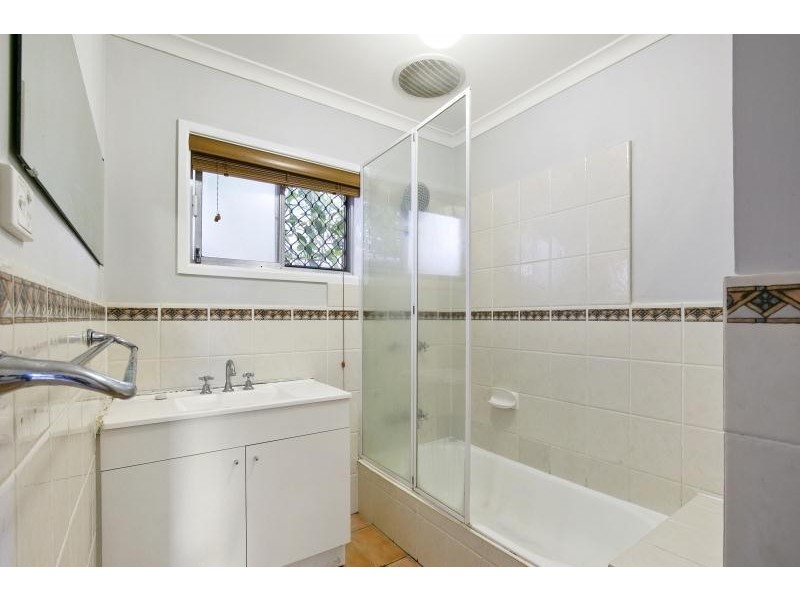 1/8 Leyte Avenue, Palm Beach QLD 4221