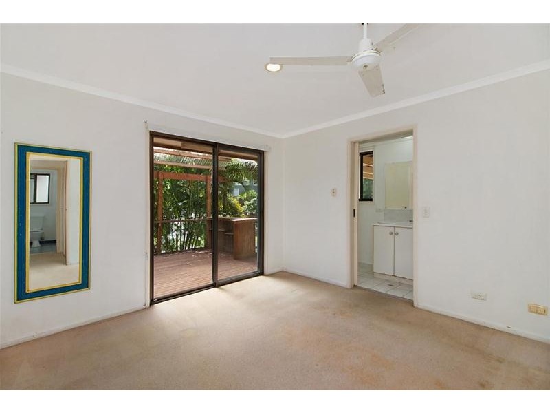 3 Exmouth Court, Elanora QLD 4221