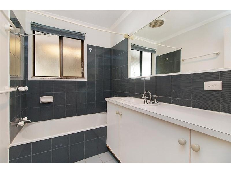 3 Exmouth Court, Elanora QLD 4221