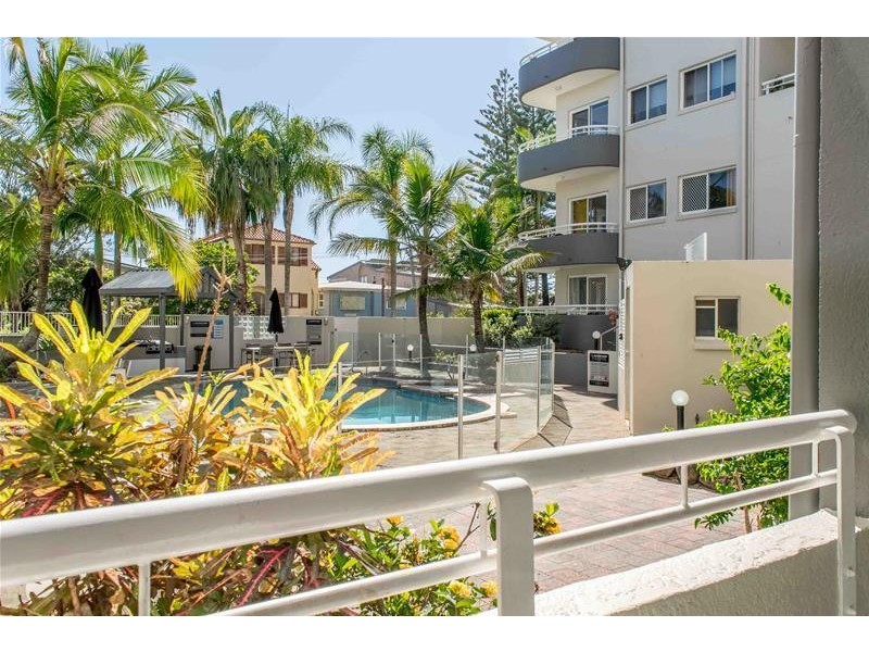 2/14 Jefferson Lane, Palm Beach QLD 4221
