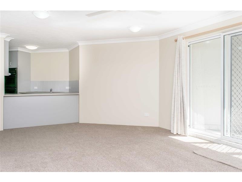 2/14 Jefferson Lane, Palm Beach QLD 4221