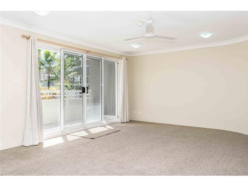 2/14 Jefferson Lane, Palm Beach QLD 4221