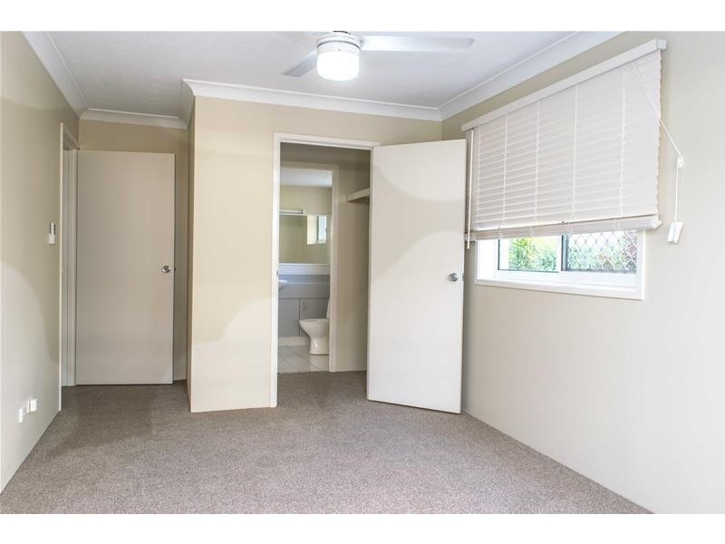 2/14 Jefferson Lane, Palm Beach QLD 4221