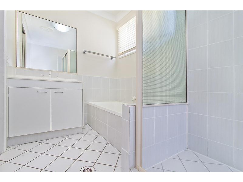 3/4 Twenty Sixth Avenue, Palm Beach QLD 4221