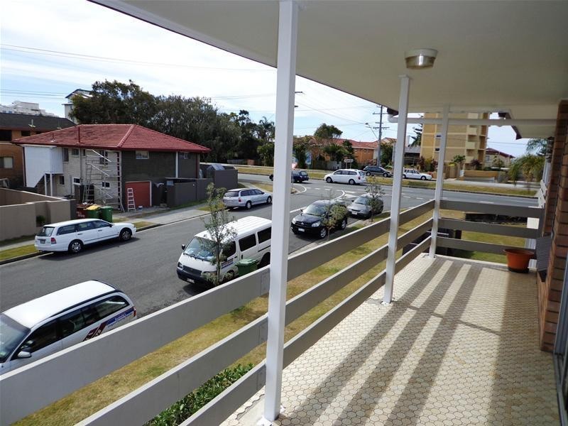 6/2 Twenty Sixth Avenue, Palm Beach QLD 4221