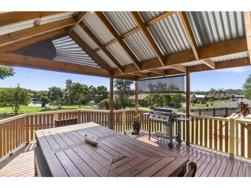 18 Murtha Drive, Elanora QLD 4221