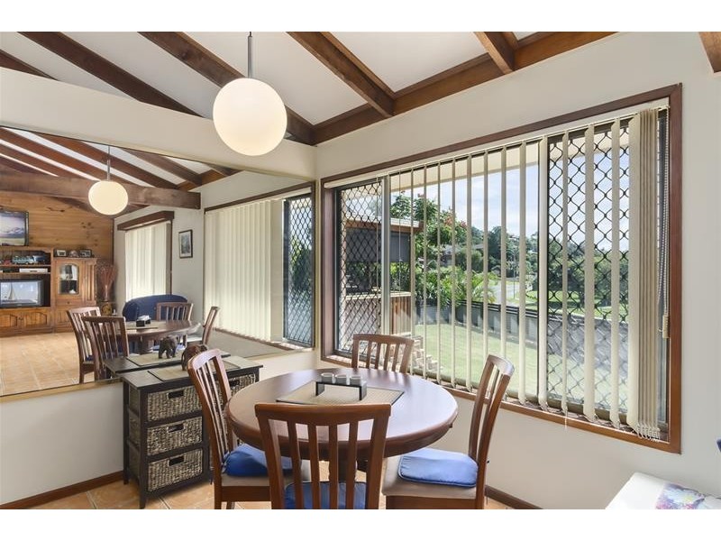 18 Murtha Drive, Elanora QLD 4221