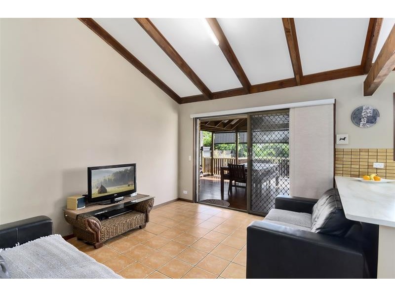 18 Murtha Drive, Elanora QLD 4221