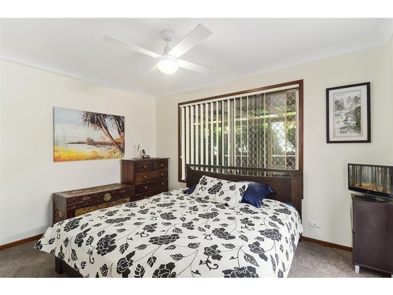 18 Murtha Drive, Elanora QLD 4221