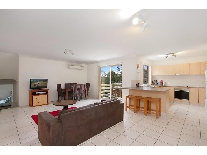 41 Hibertia Avenue, Elanora QLD 4221