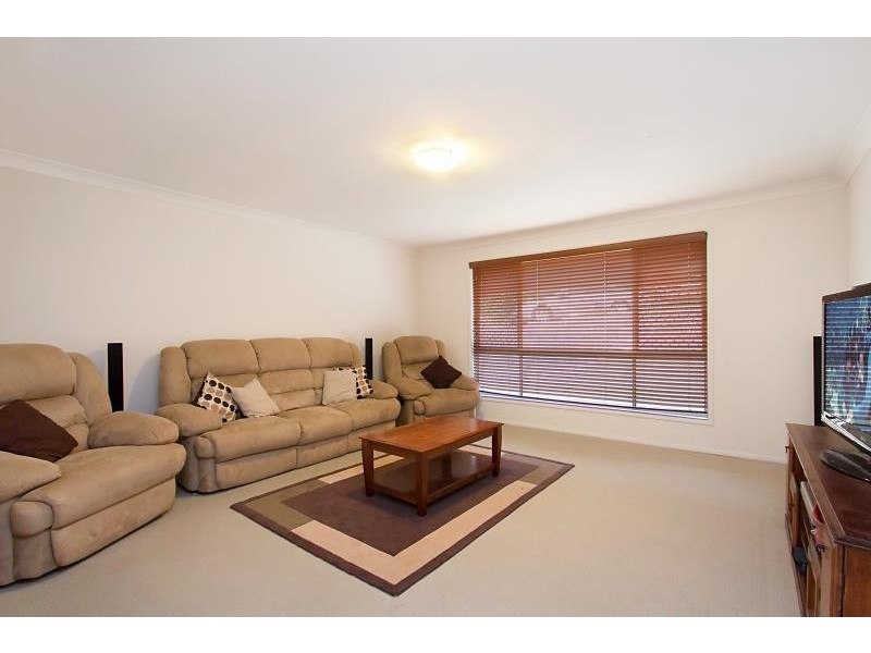 41 Hibertia Avenue, Elanora QLD 4221